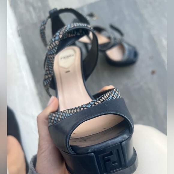 Fendi Blue Leather and Snakeskin Peep Toe Platform Sandals Size 37.5 / US 7.5 - Picture 3 of 6